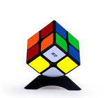 Rubik's cube 2x2 sur présentoir