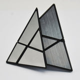 Pyramide argenté rubik's cube